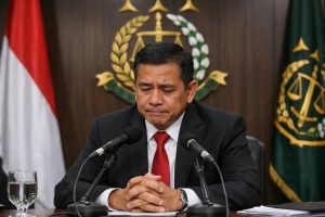 jamwas meminta maaf atas insiden febrie adriansyah yang tidak mengenakan rompi tahanan, menyatakan kesalahan terjadi karena terburu-buru dalam penanganan.