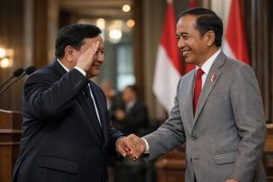 setelah pidato yang mengesankan, prabowo memberikan penghormatan dan salam hangat kepada jokowi sebagai tanda hormat dan dukungan.
